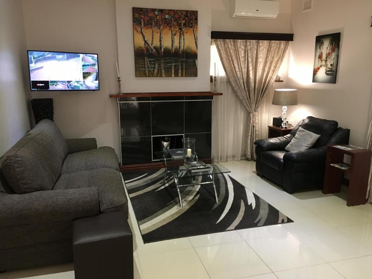 The Meritus Guest House Westville Esterno foto