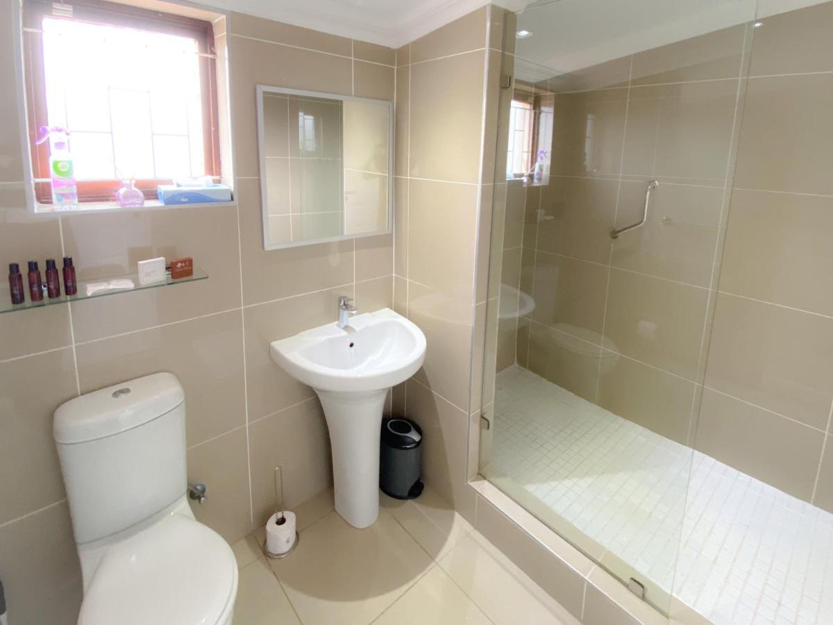 The Meritus Guest House Westville Esterno foto