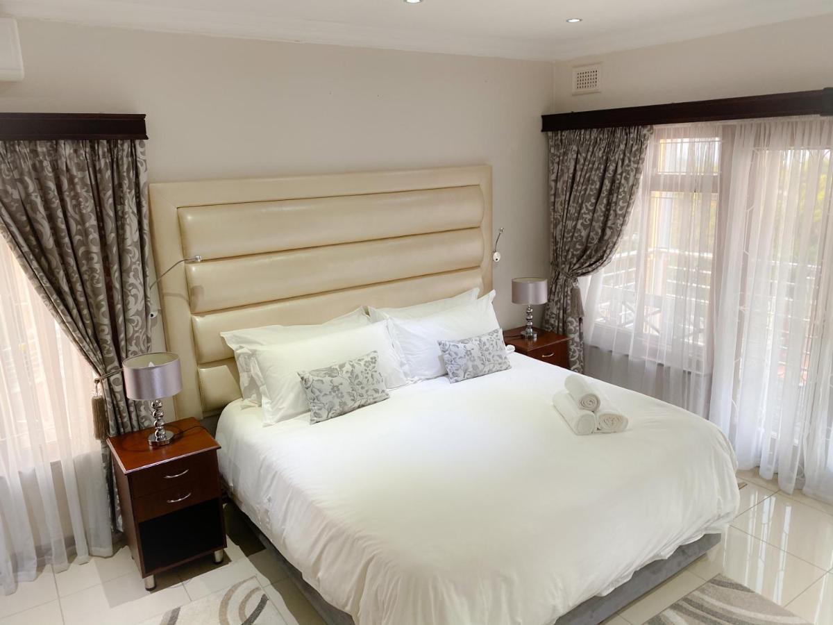 The Meritus Guest House Westville Esterno foto